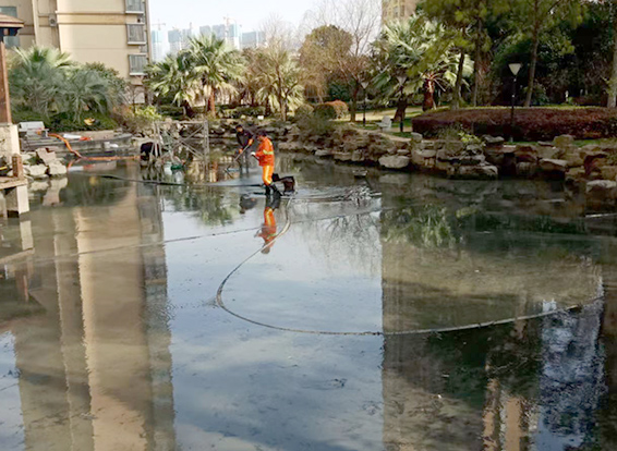 宝清景观池淤泥清理